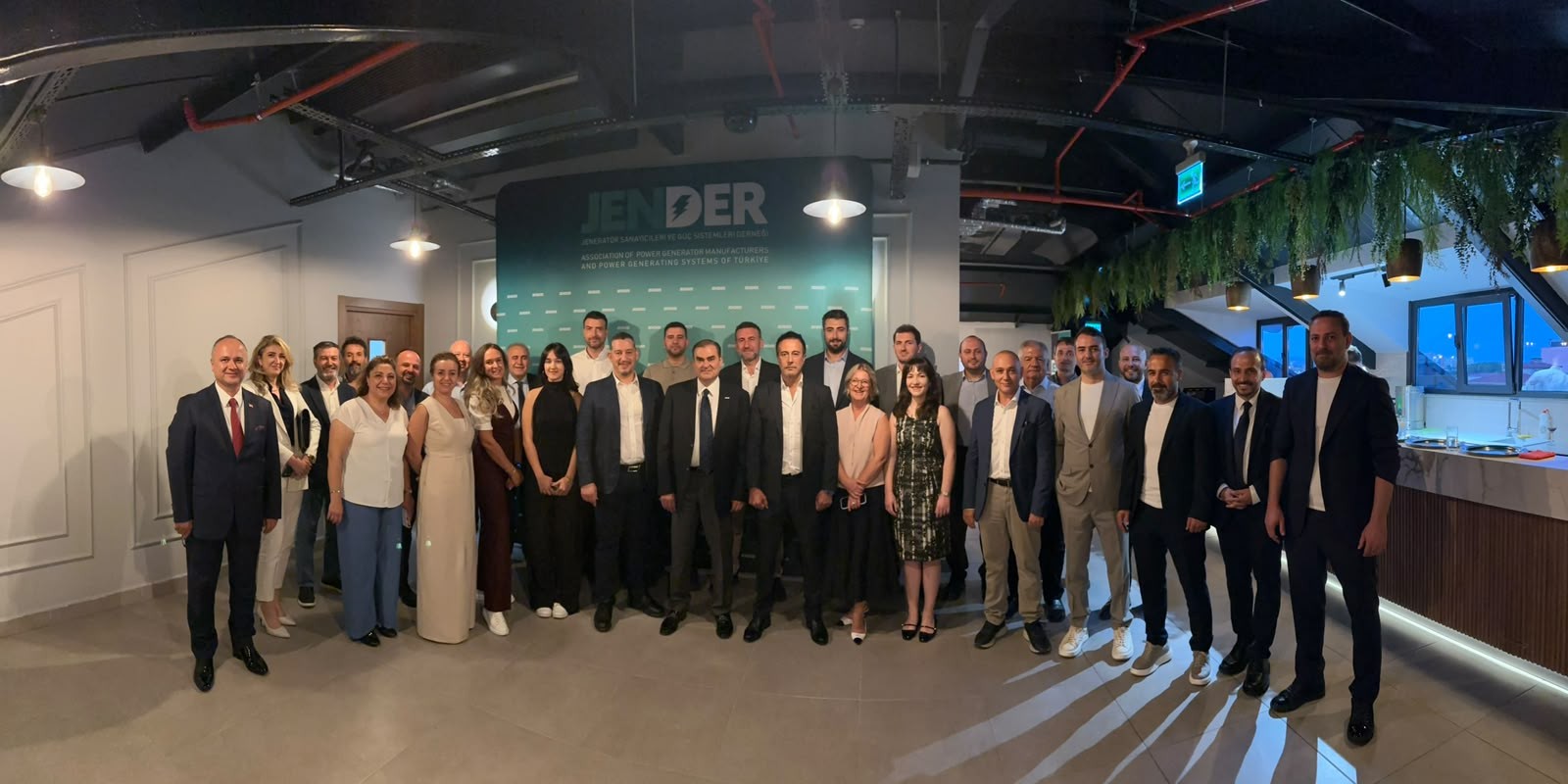 JENDER üyeleriyle bir aradayız